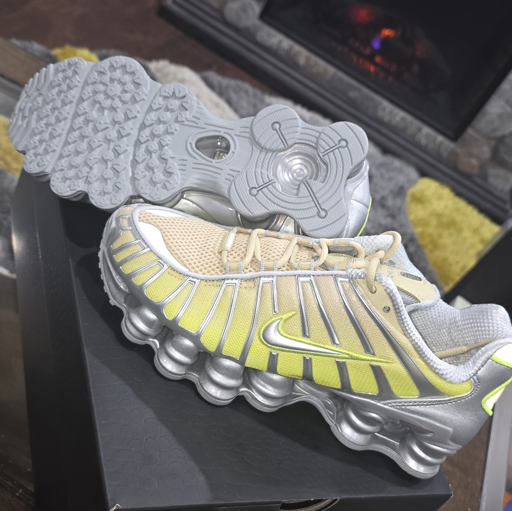 Nike Shox TL Fade Team Gold Metallic Silver (Women's)